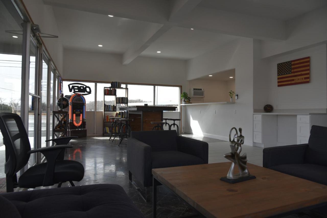 Town Place Studio Apartment Snyder Eksteriør bilde